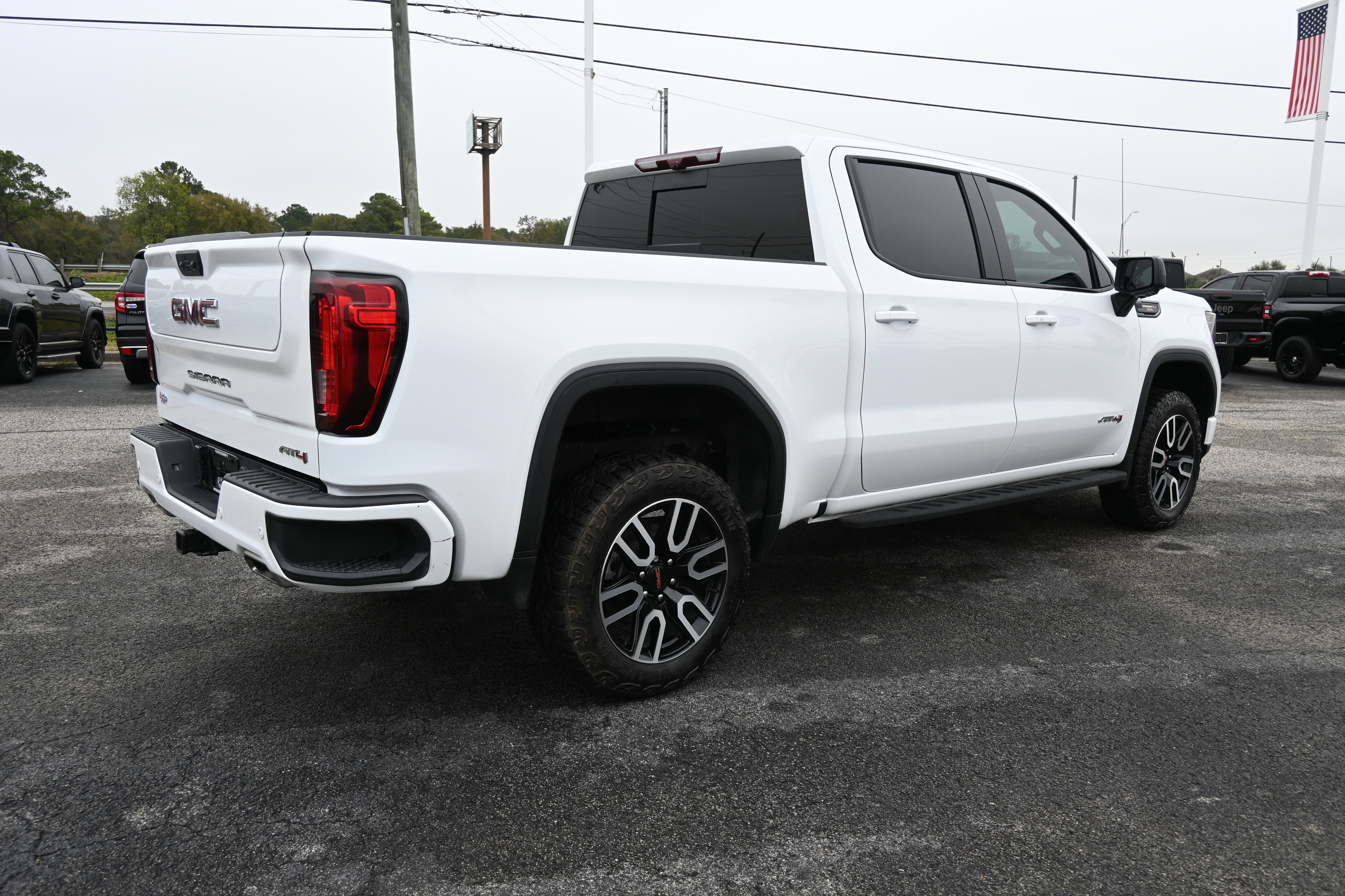 Used 2023 GMC Sierra 1500 AT4 w/ AT4 Premium Package image 3