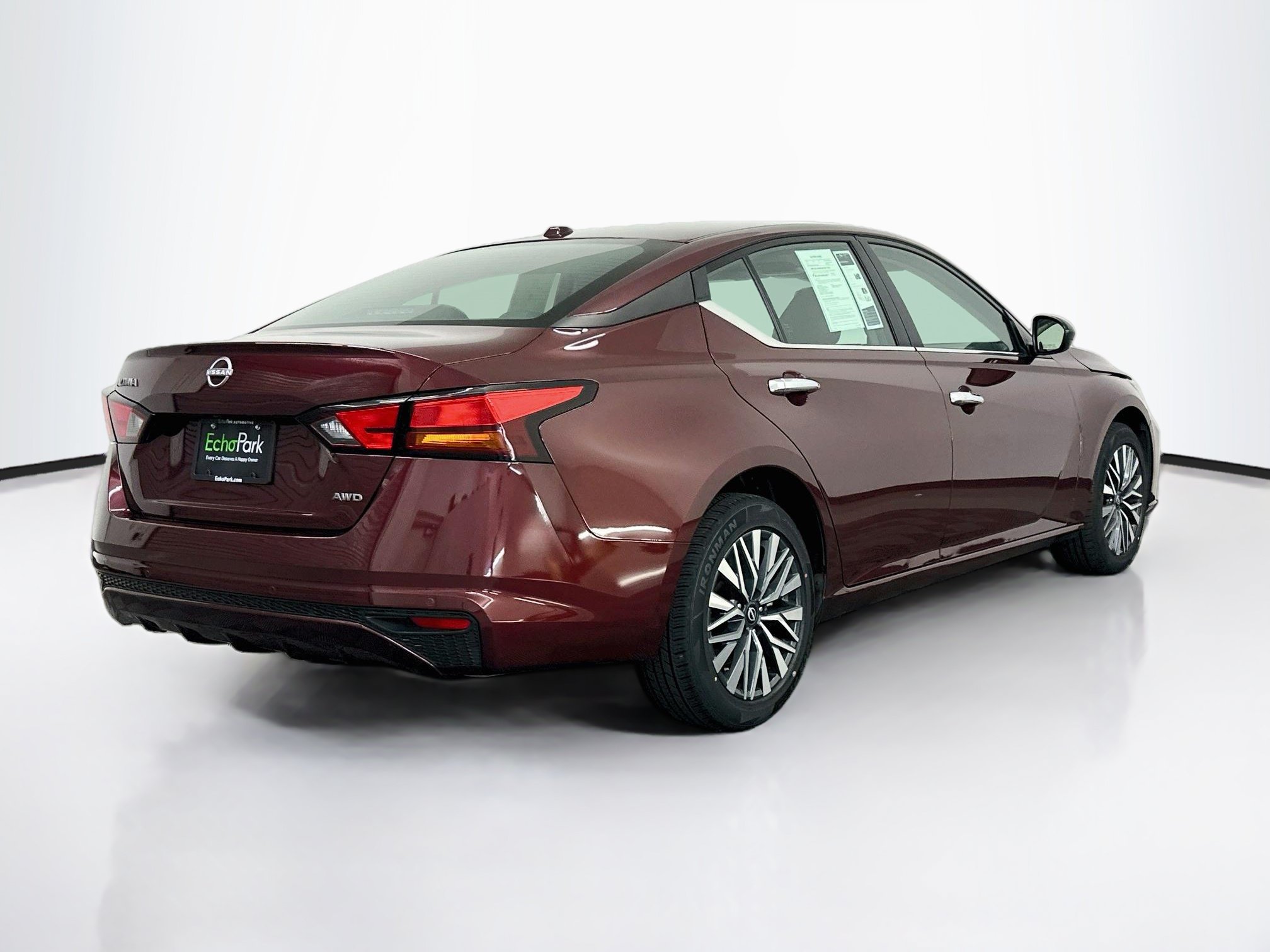 Used 2025 Nissan Altima 2.5 SV AWD/4WD image 9