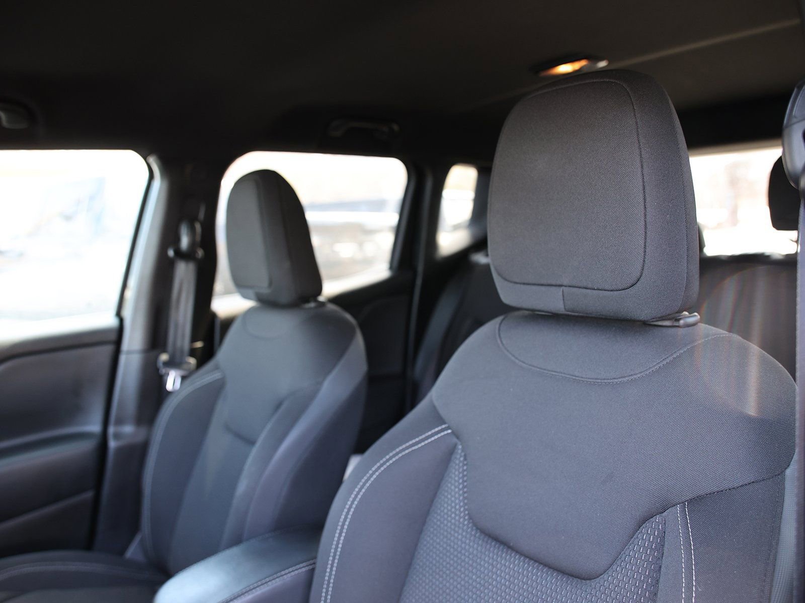 Used 2022 Jeep Renegade Altitude image 17