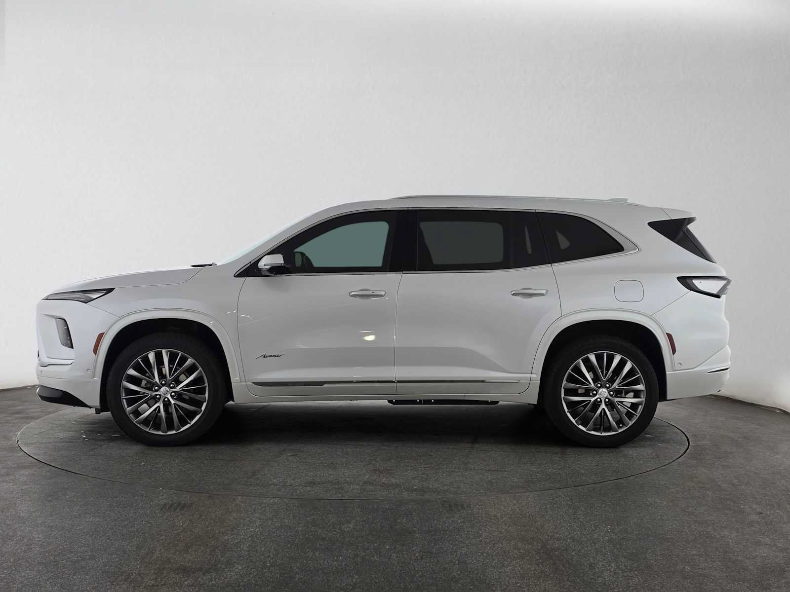 Used 2025 Buick Enclave Avenir w/ Super Cruise Package FWD image 6