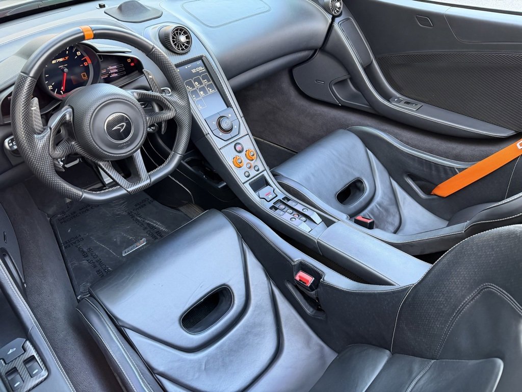 Used 2016 McLaren 675LT Spider image 9