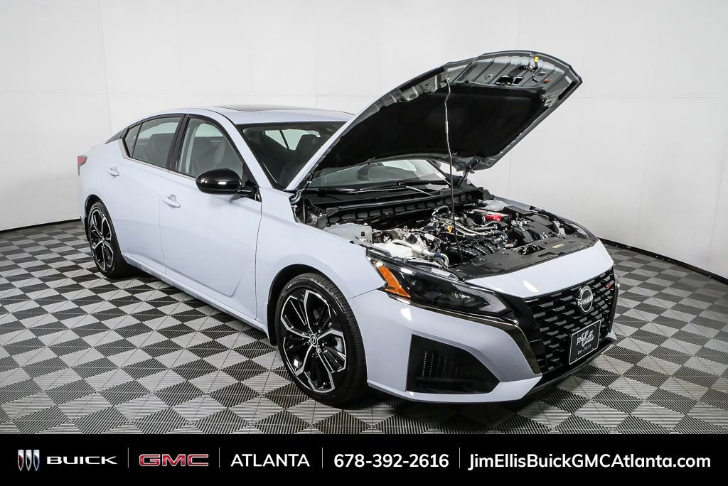 Used 2023 Nissan Altima 2.5 SR w/ SR Premium Package image 35