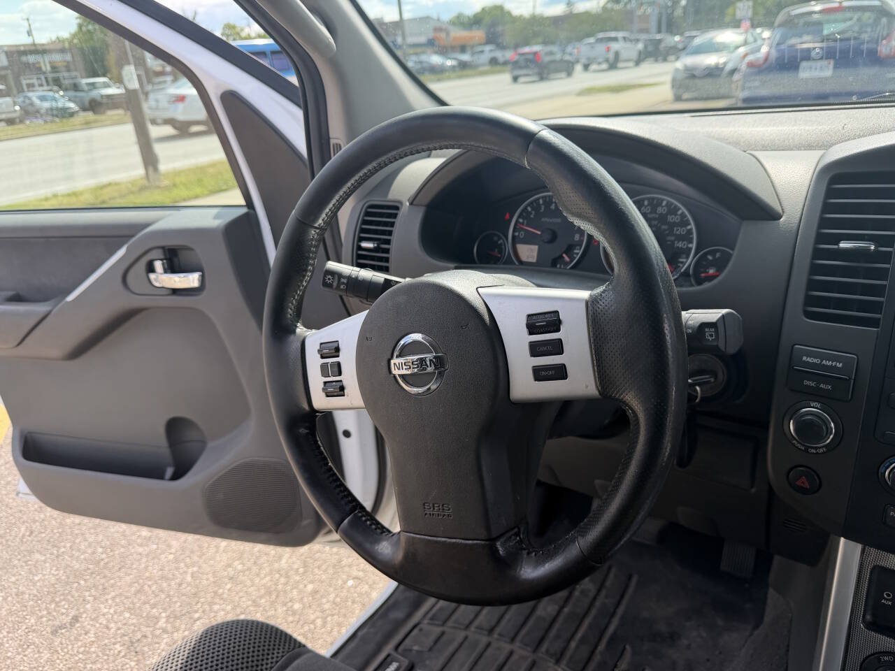 Used 2008 Nissan Pathfinder SE AWD/4WD image 17