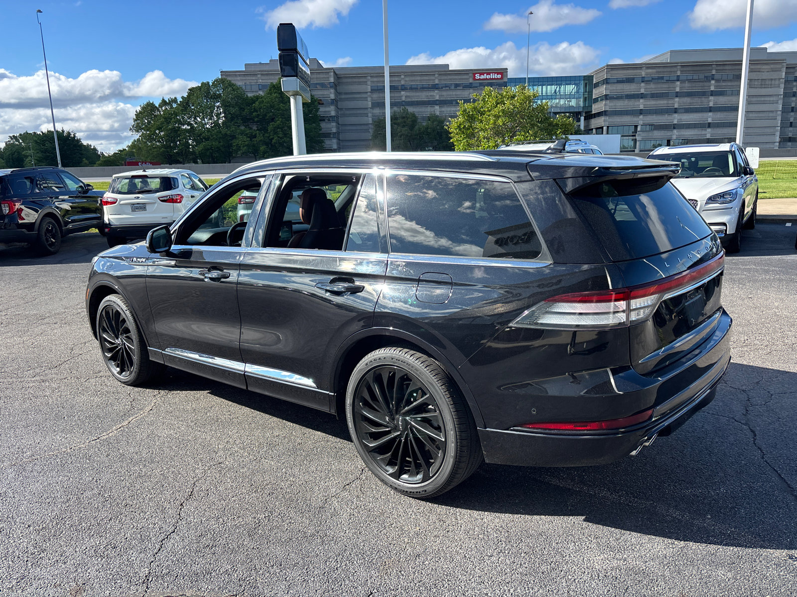 Used 2021 Lincoln Aviator Reserve w/ Equipment Group 210A AWD/4WD image 5
