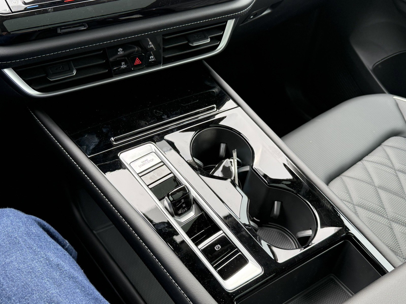 New 2026 Volkswagen Atlas SEL Premium R-Line image 18