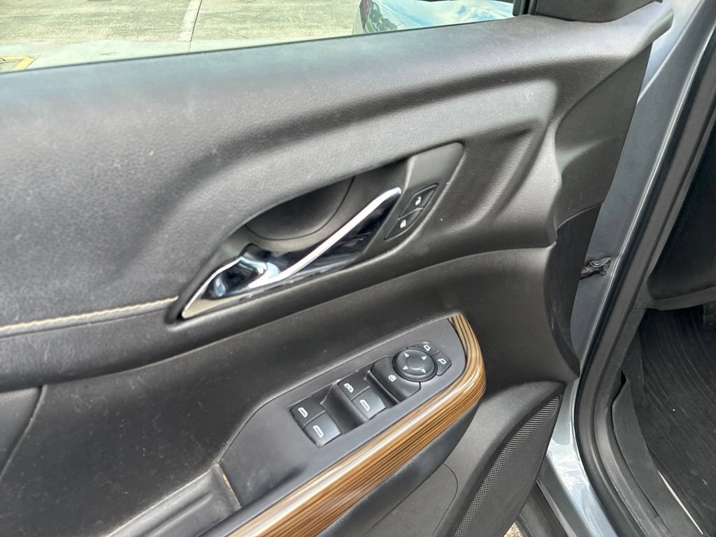 Used 2022 GMC Acadia SLE w/ Elevation Edition FWD image 22
