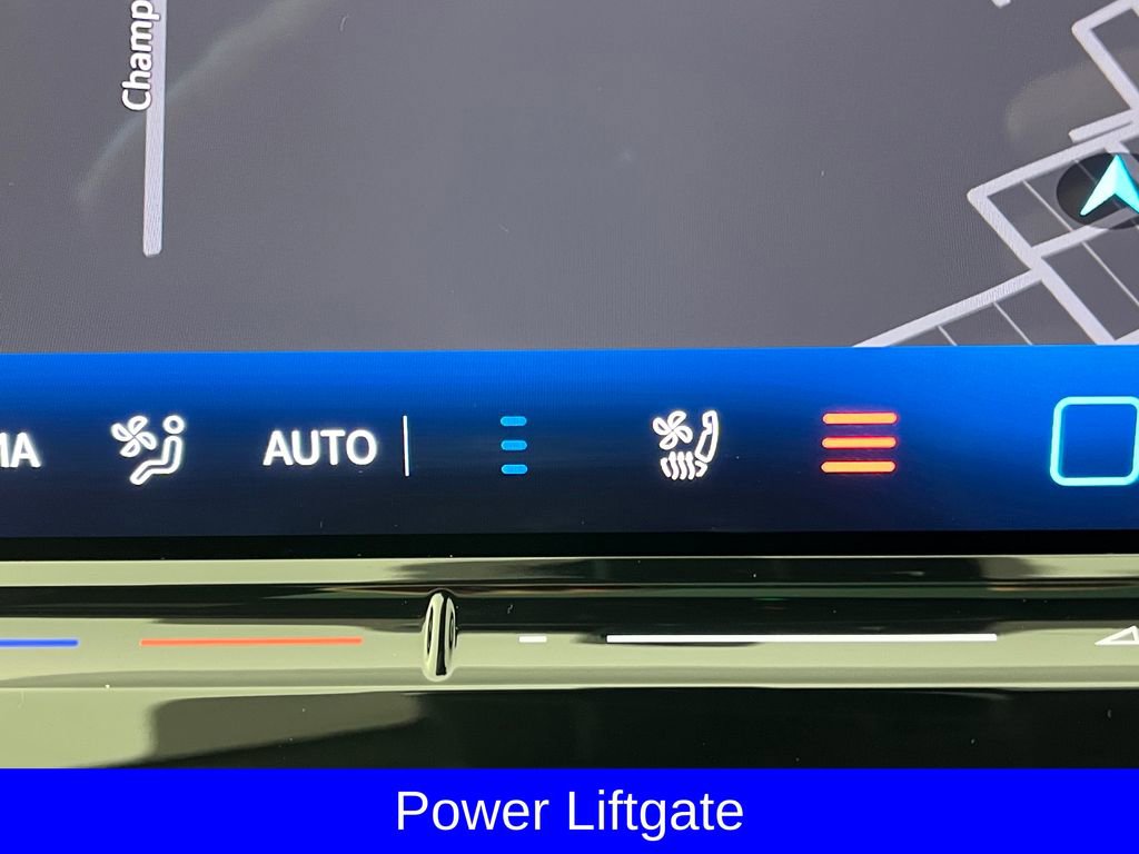 Used 2025 Volkswagen Tiguan SEL R-Line image 8