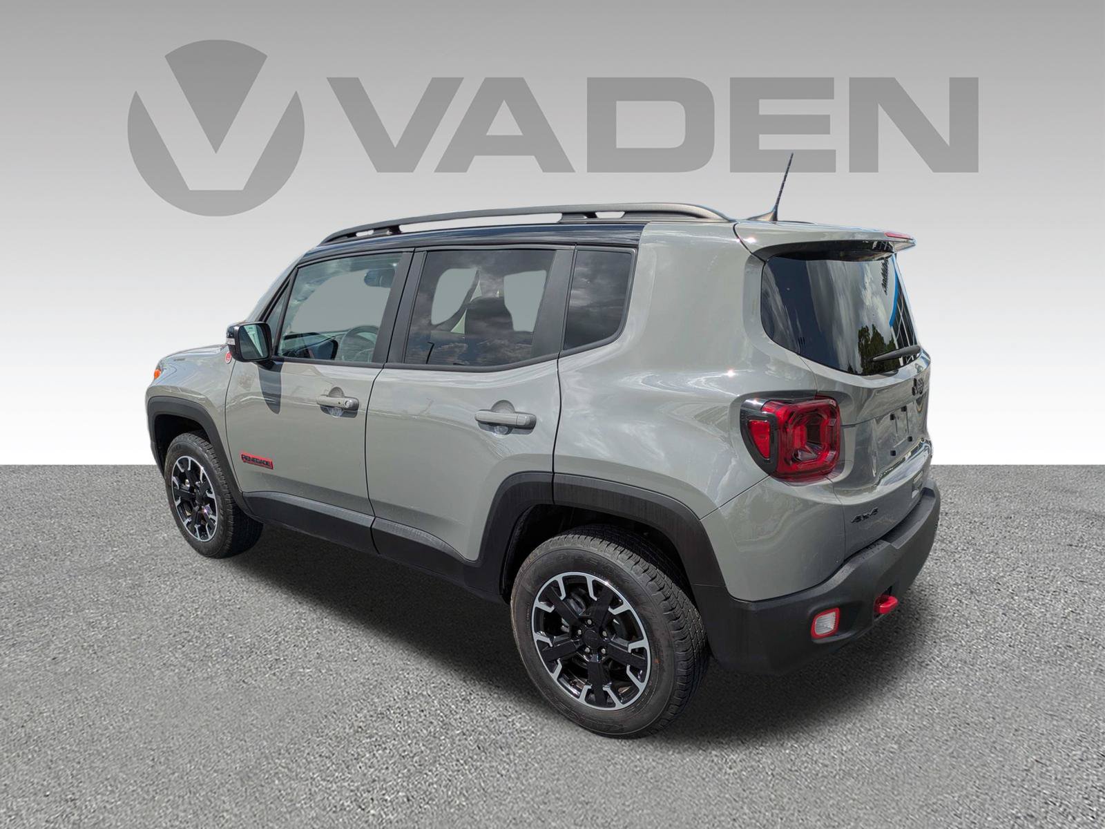 Used 2023 Jeep Renegade Trailhawk w/ Sun/Sound Group AWD/4WD image 28