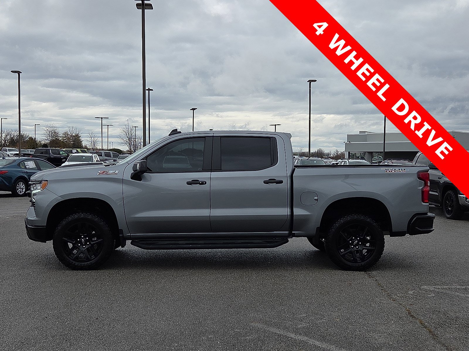 Used 2024 Chevrolet Silverado 1500 LT Trail Boss w/ LT Trail Boss Premium Package image 3