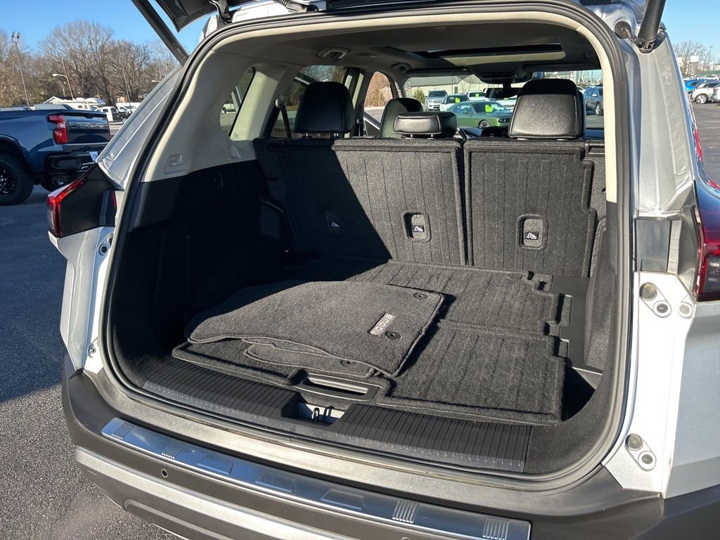 Used 2023 Nissan Rogue SL w/ SL Premium Package image 14