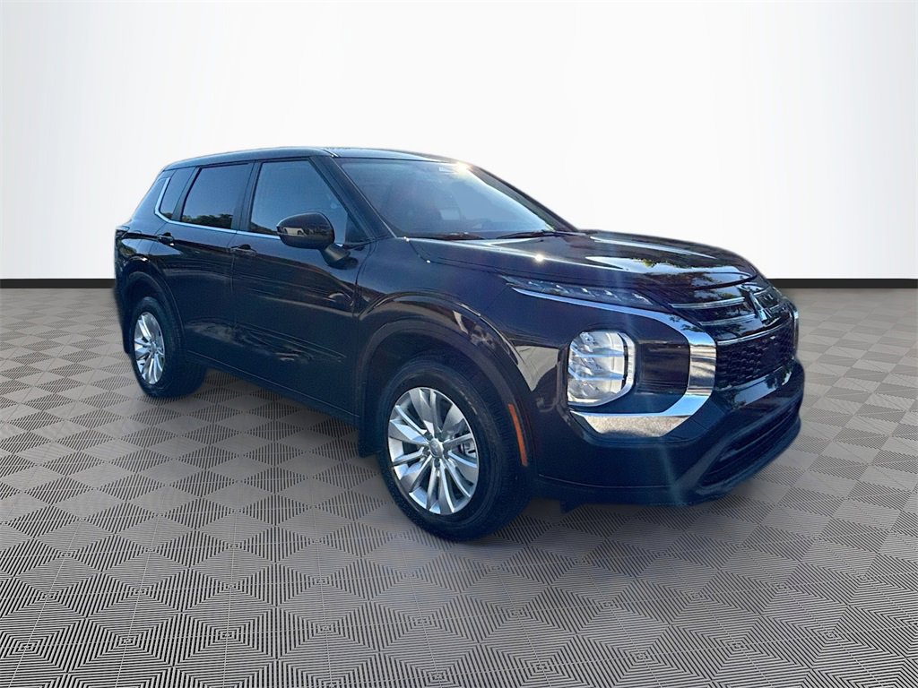New 2025 Mitsubishi Outlander ES image 3