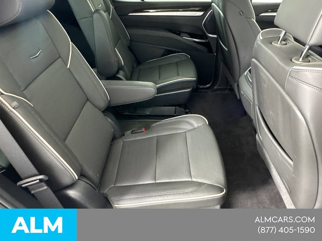 Used 2025 Cadillac Escalade Premium Luxury AWD/4WD image 18