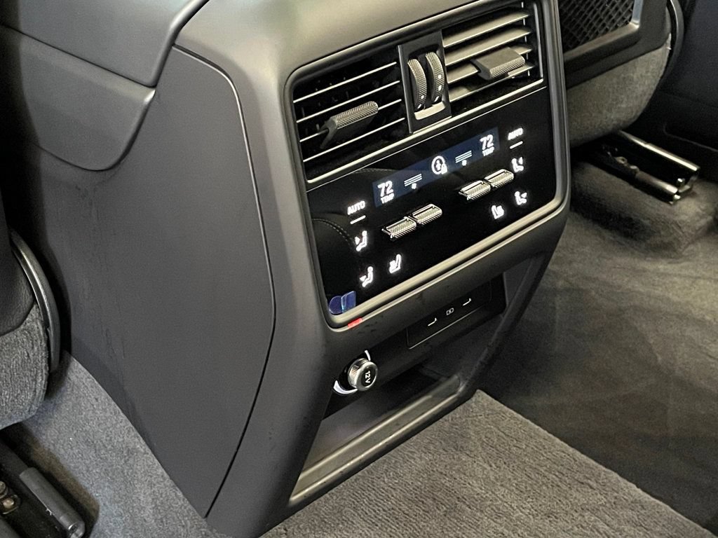 Used 2024 Porsche Cayenne Turbo AWD/4WD image 24