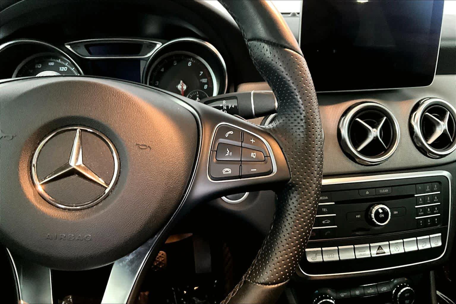 Used 2019 Mercedes-Benz GLA 250 4MATIC image 25