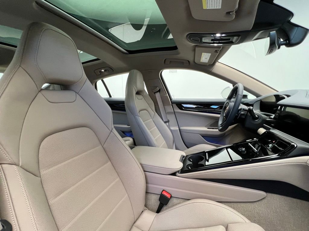 Used 2026 Porsche Panamera RWD image 18