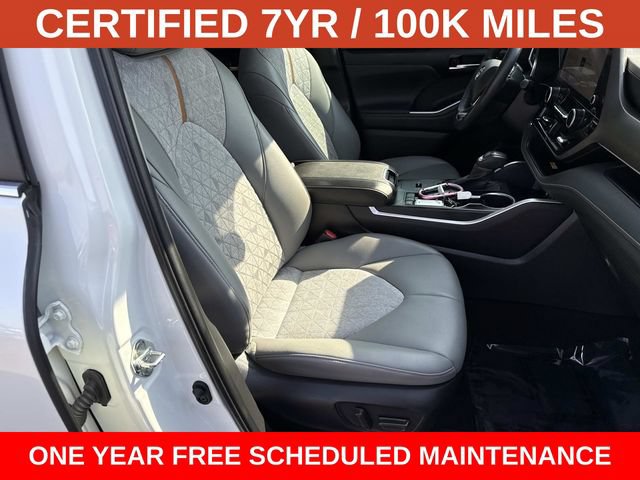 Used 2023 Toyota Highlander Bronze Edition FWD image 9