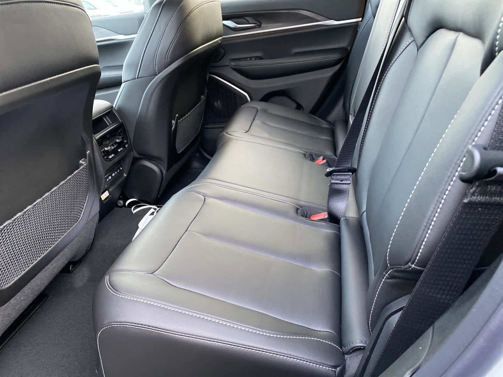 New 2026 Jeep Grand Cherokee Limited w/ Limited Altitude Package image 6