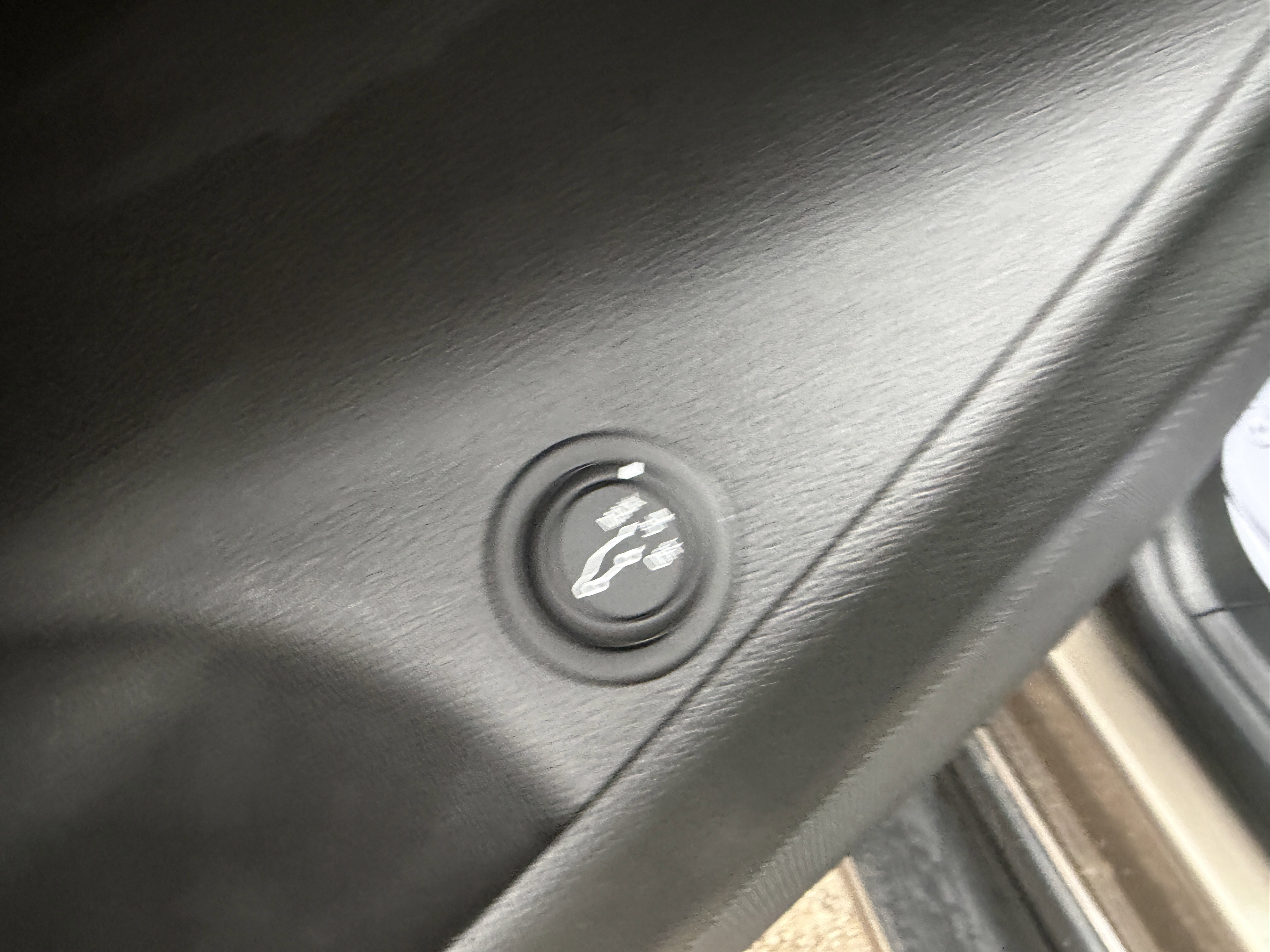 Used 2017 Buick Envision Essence image 16