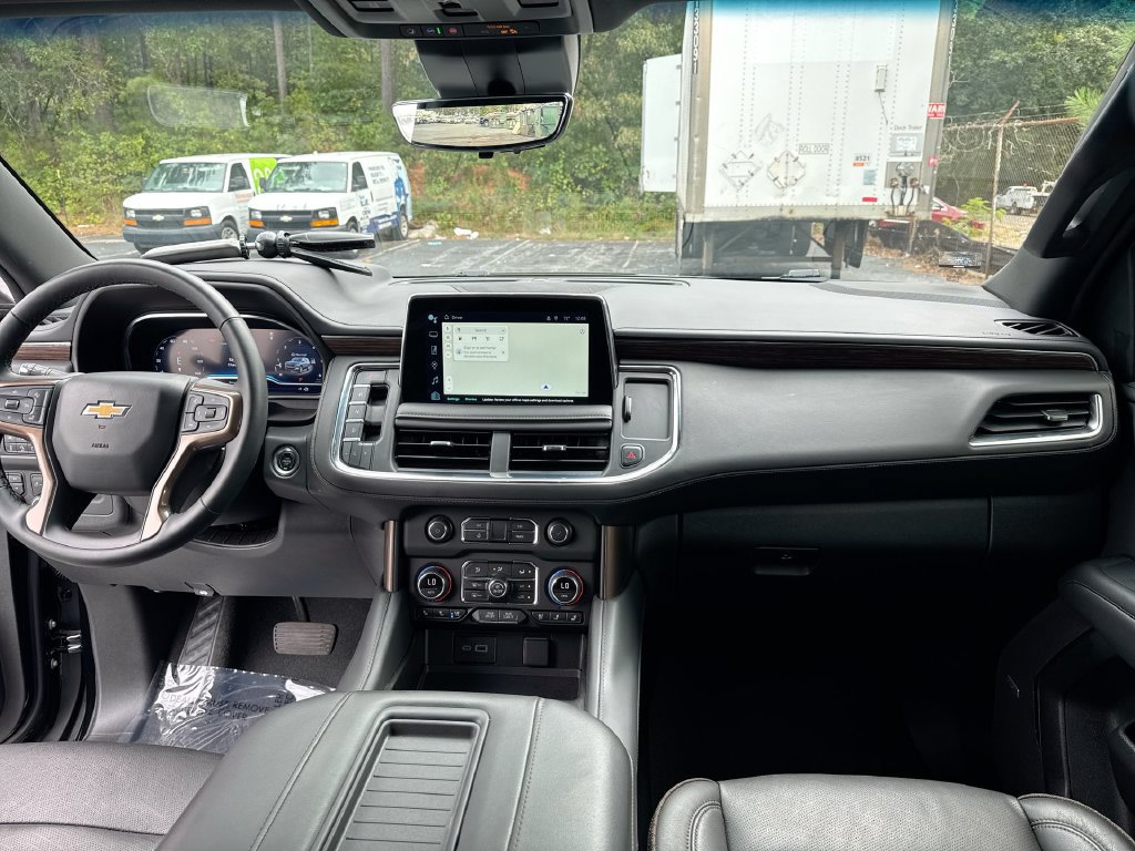 Used 2024 Chevrolet Suburban High Country AWD/4WD image 31