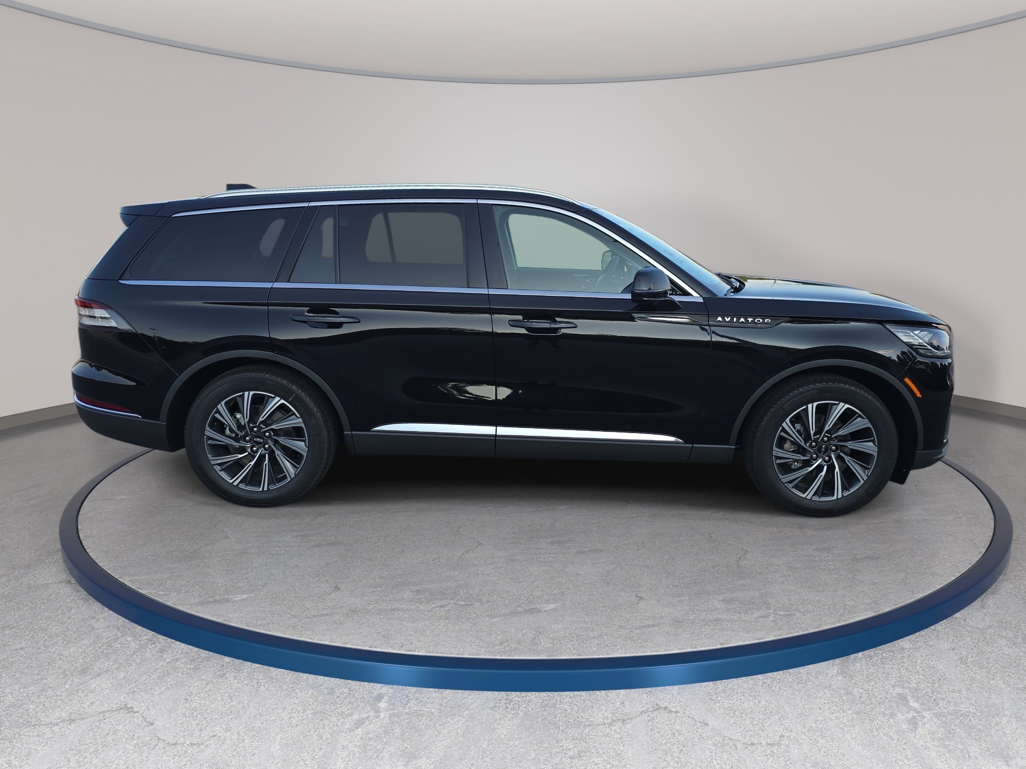 New 2026 Lincoln Aviator 2WD image 4