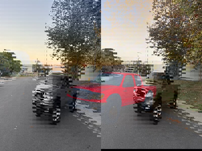 Used 2004 Toyota Tacoma PreRunner image 7