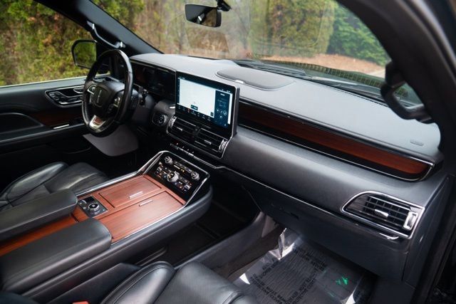 Used 2023 Lincoln Navigator Reserve w/ Equipment Group 201A image 25