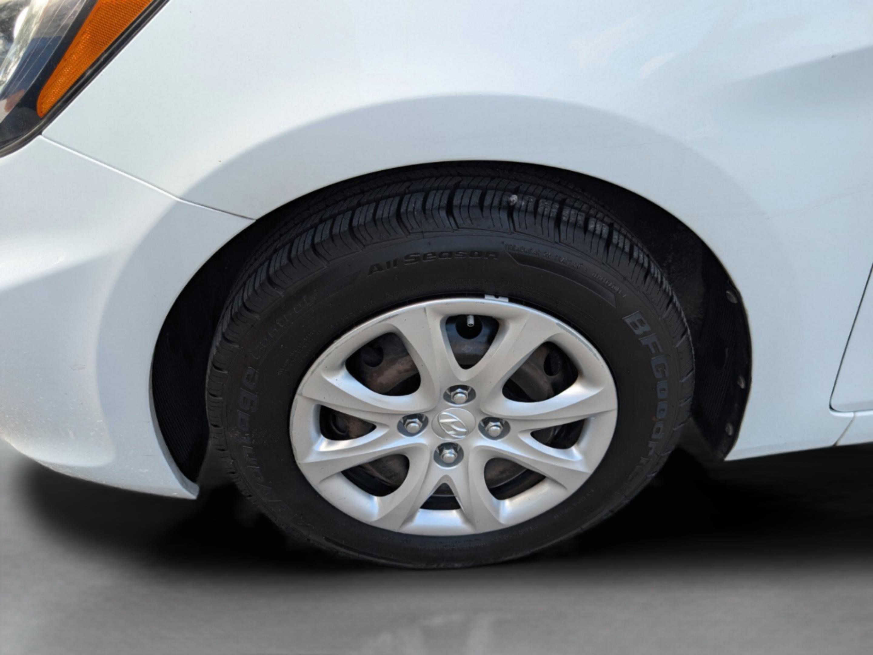 Used 2013 Hyundai Accent GS image 13