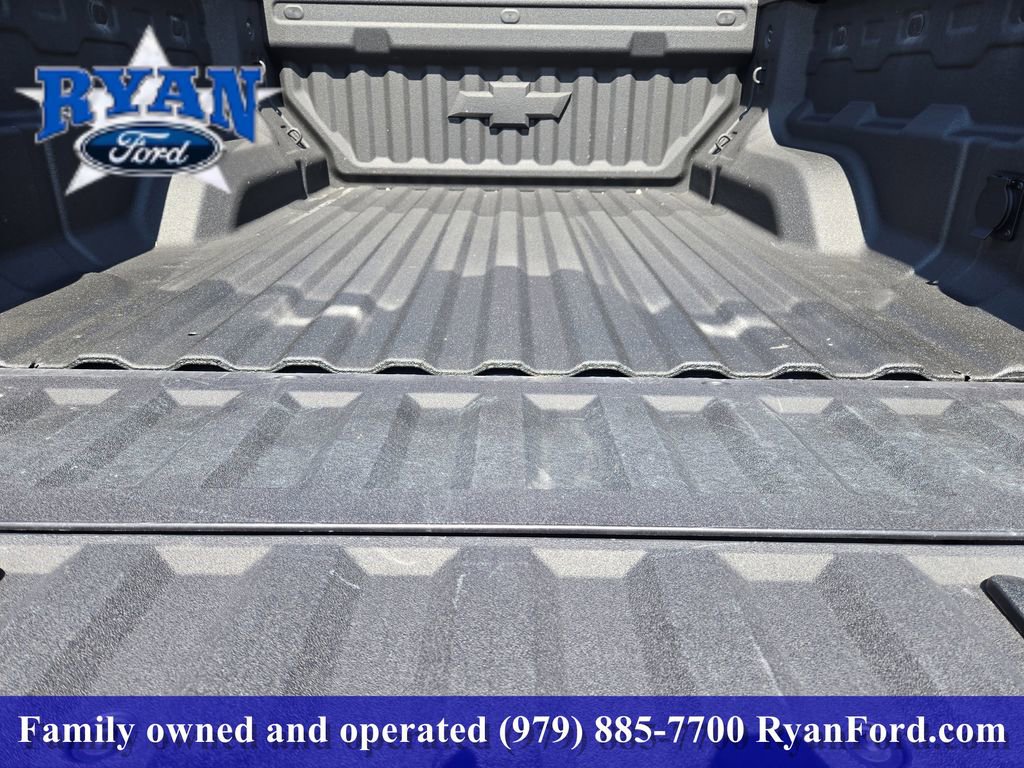 Used 2025 Chevrolet Colorado ZR2 w/ Technology Package AWD/4WD image 23