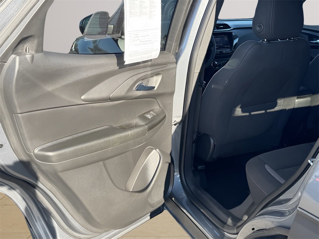 Used 2021 Chevrolet TrailBlazer LT w/ Convenience Package image 32