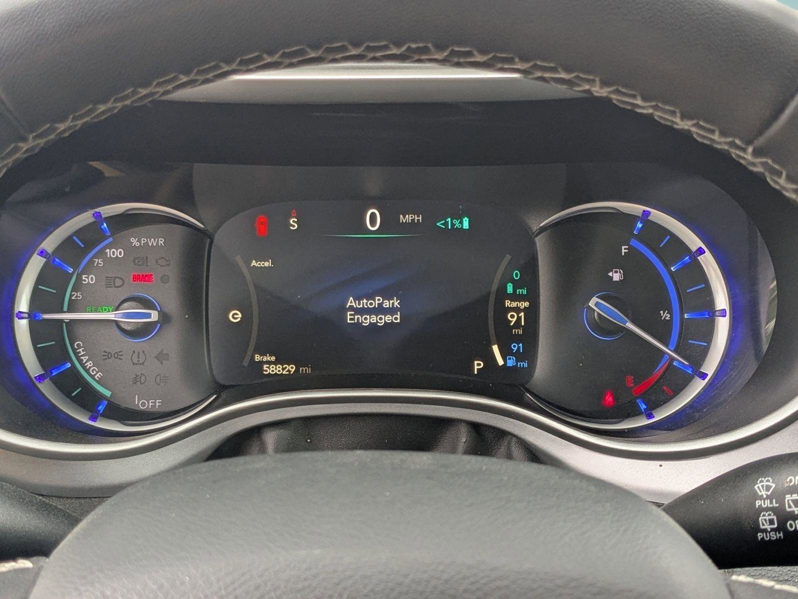 Used 2024 Chrysler Pacifica Limited FWD image 9
