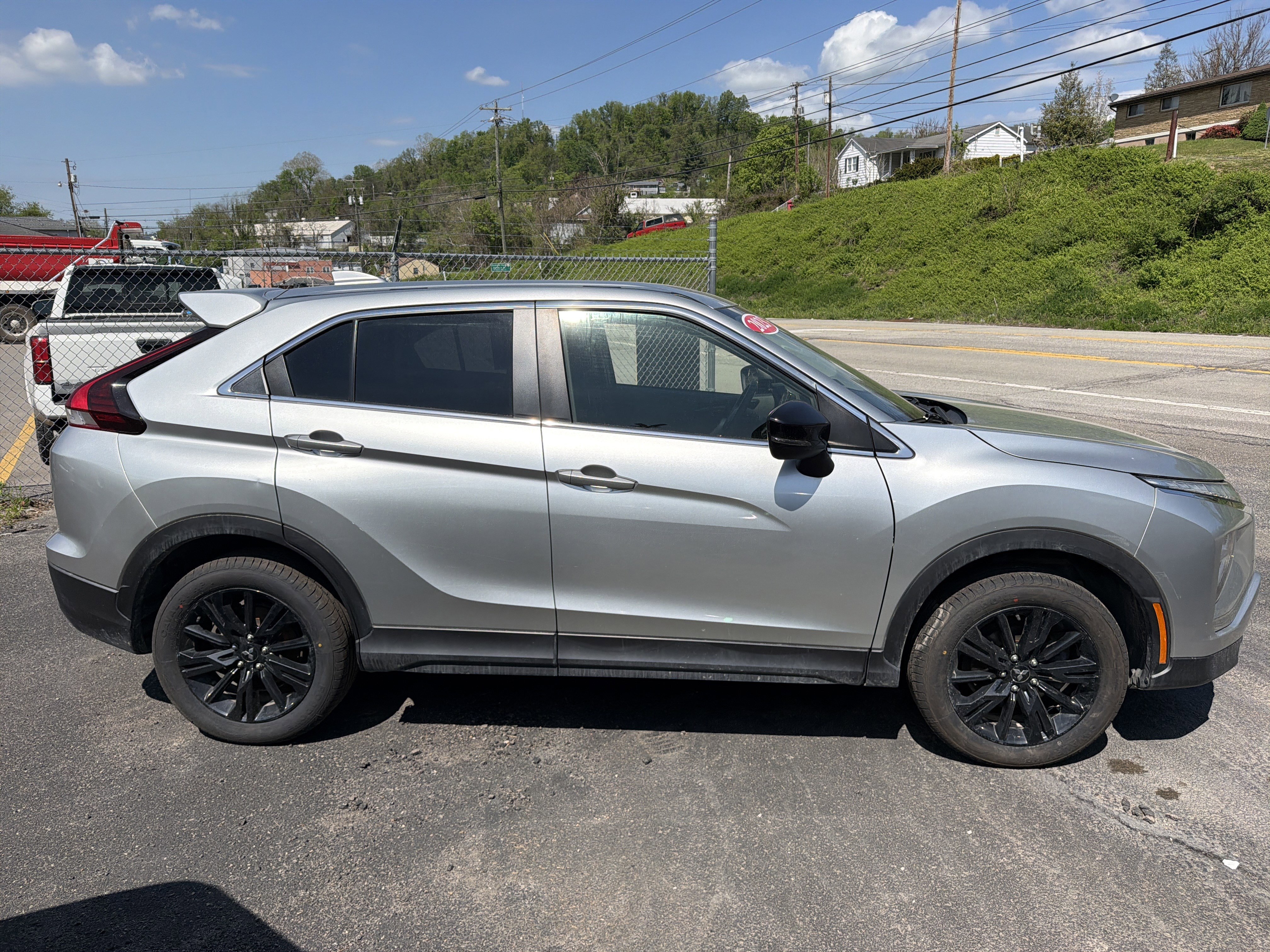 Used 2023 Mitsubishi Eclipse Cross LE AWD/4WD image 3