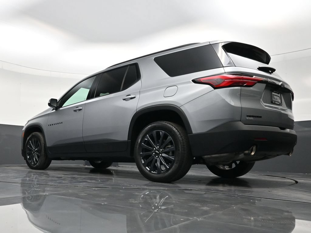 Used 2023 Chevrolet Traverse RS FWD image 19
