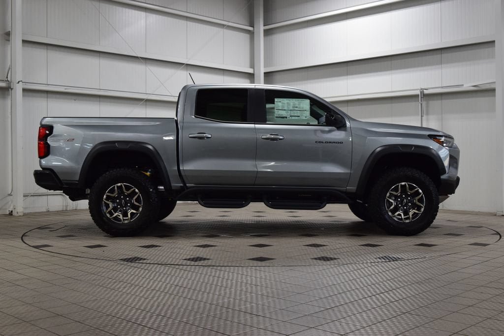 New 2026 Chevrolet Colorado ZR2 w/ Technology Package AWD/4WD image 9