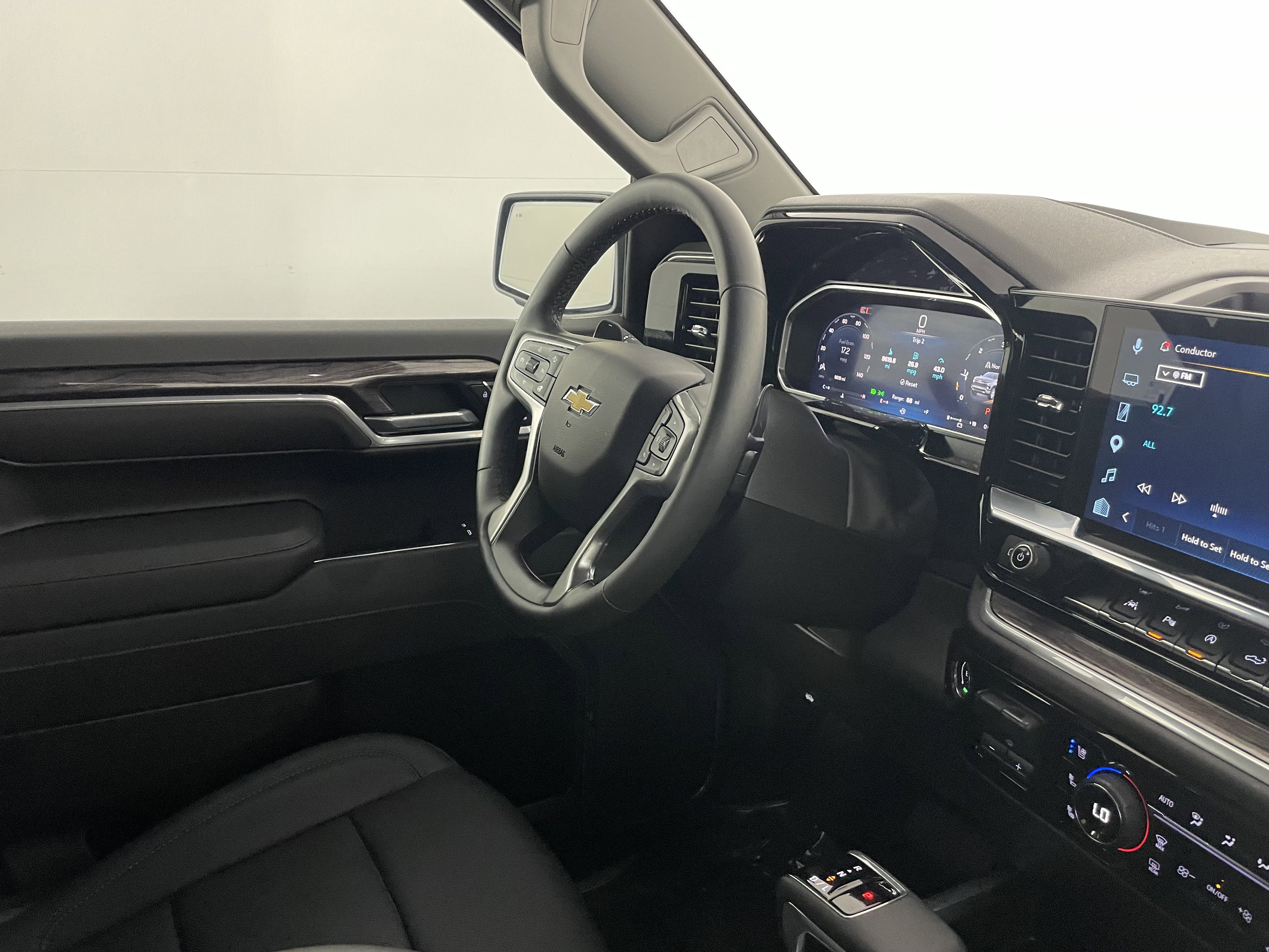 Used 2026 Chevrolet Silverado 1500 LTZ RWD image 10