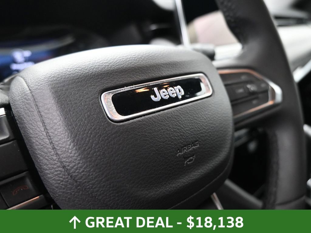 Used 2024 Jeep Compass Latitude image 32