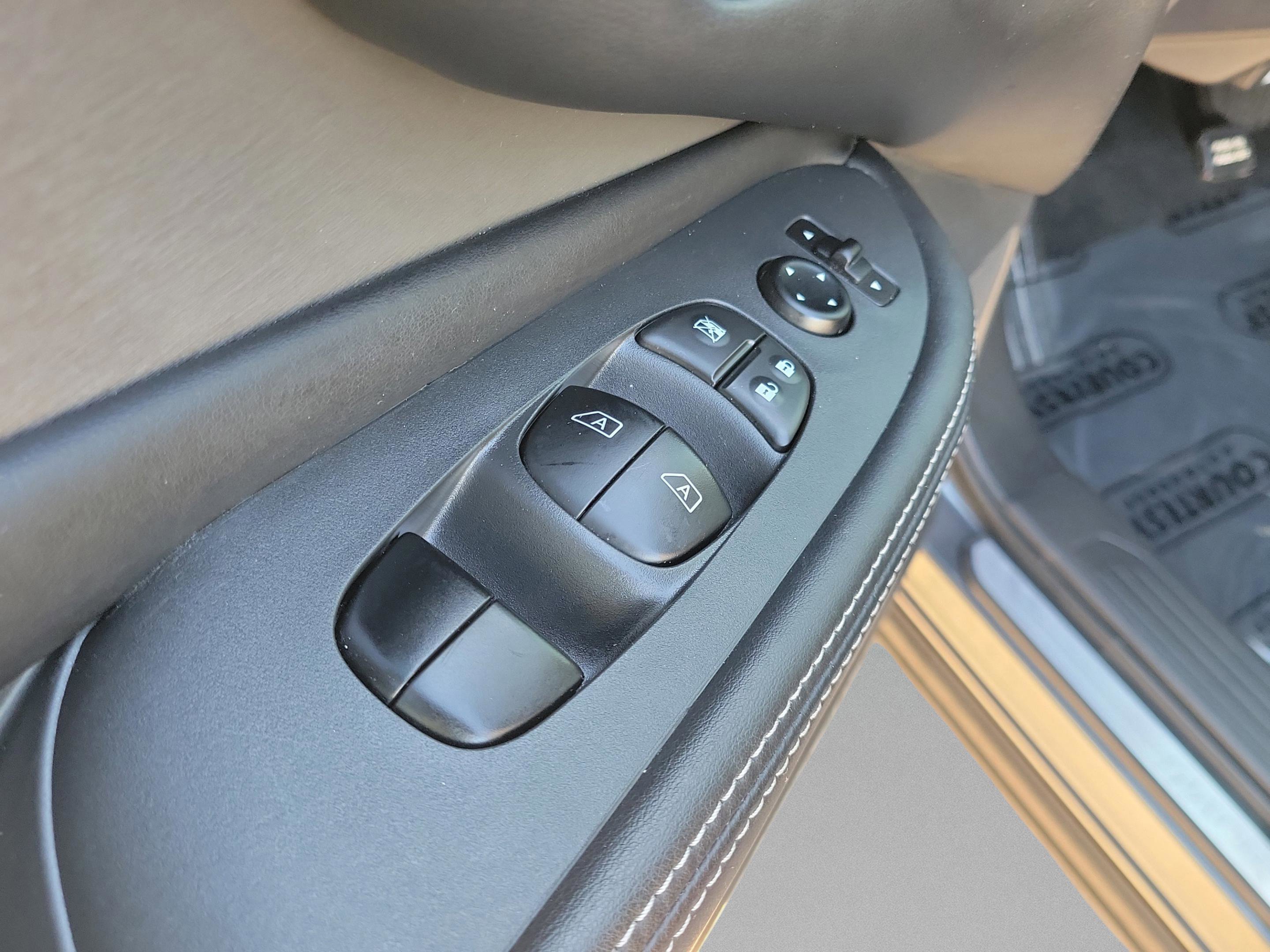 Used 2019 Nissan Murano SV w/ Premium Package image 21