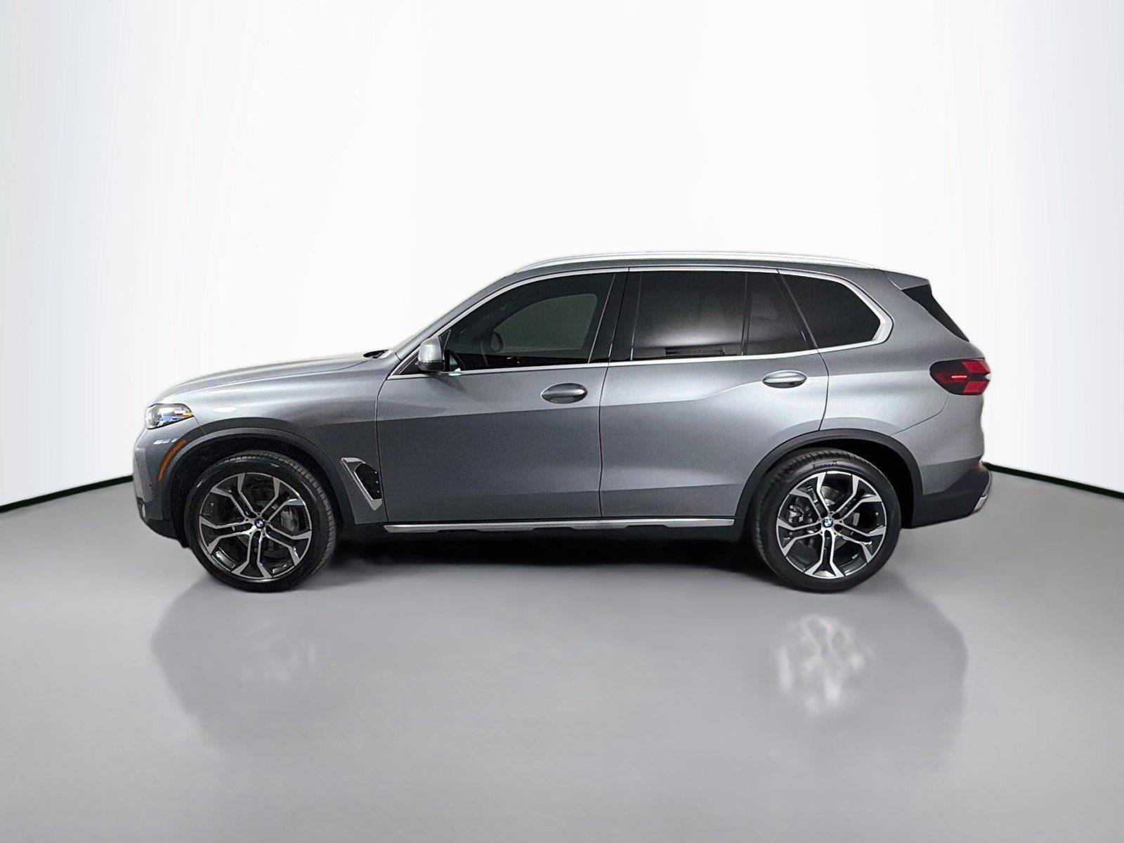 New 2026 BMW X5 sDrive40i w/ Climate Comfort Package RWD image 8