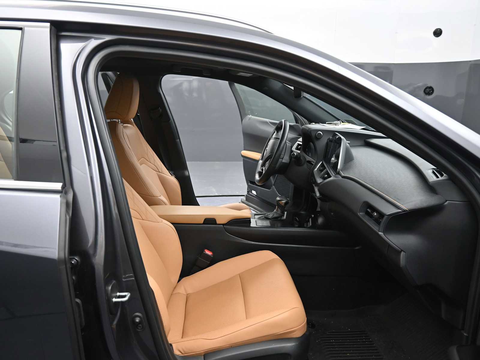 Used 2024 Lexus UX 250h Premium image 15