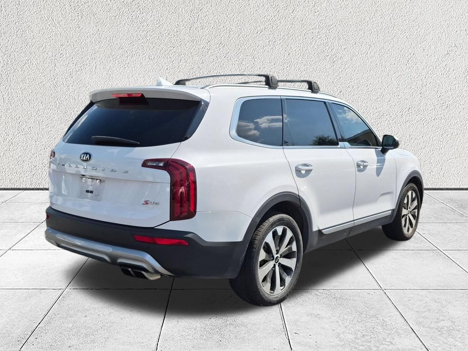 Used 2021 Kia Telluride S FWD image 3