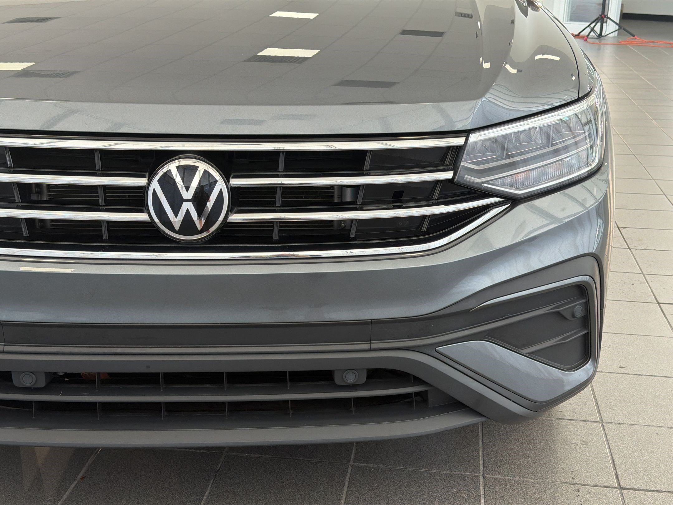 Used 2023 Volkswagen Tiguan SE FWD image 22