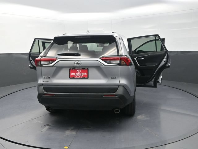 Used 2024 Toyota RAV4 XLE FWD image 44