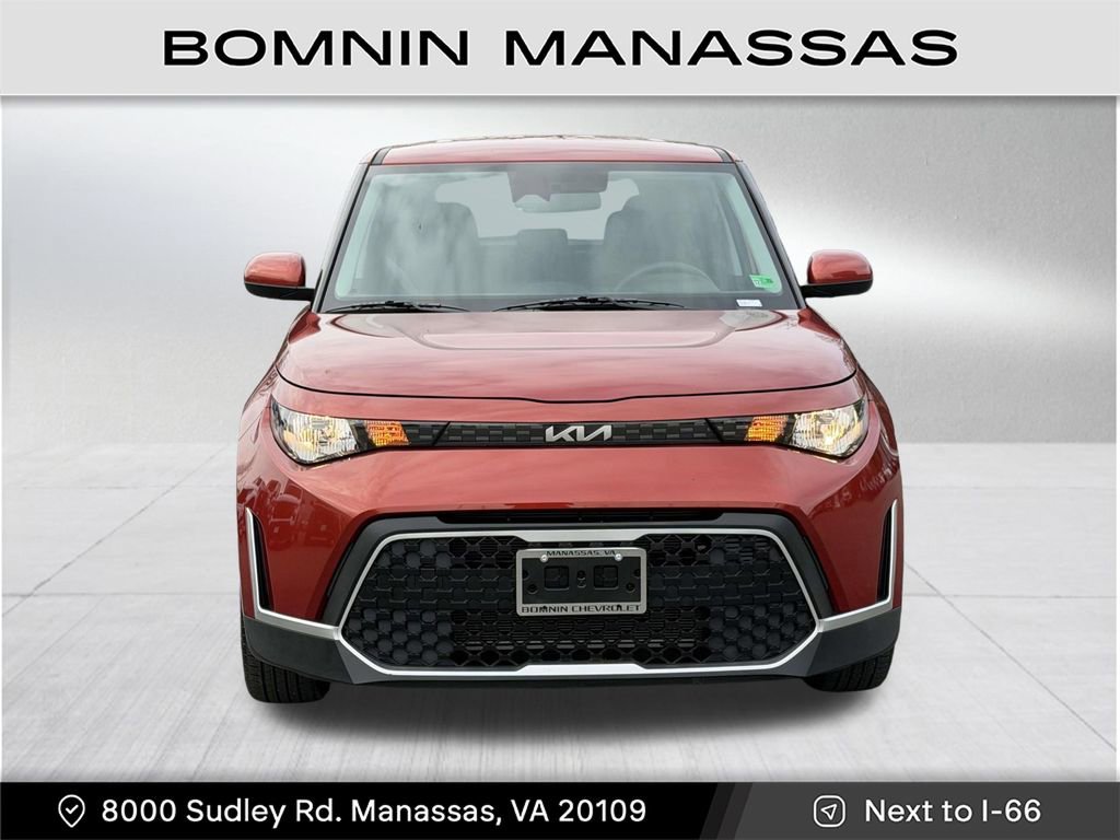 Used 2023 Kia Soul LX w/ LX Technology Package image 2
