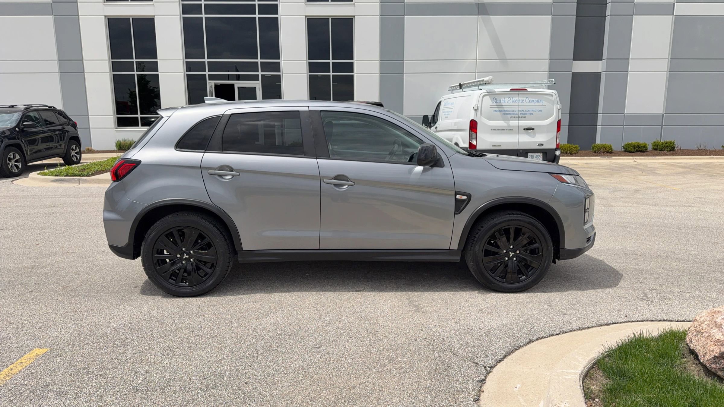 Used 2021 Mitsubishi Outlander Sport ES FWD image 4