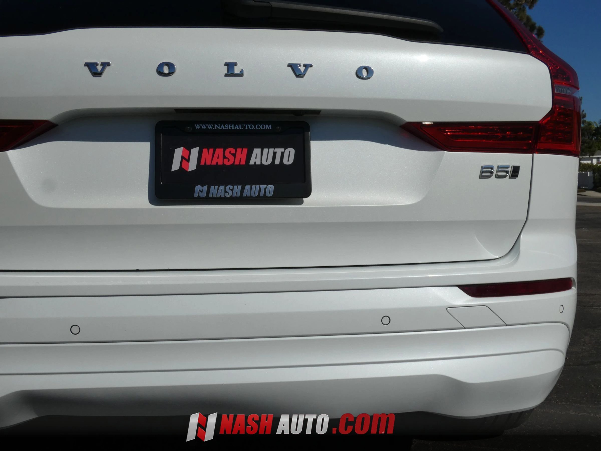 Used 2022 Volvo XC60 B5 Momentum AWD/4WD image 9
