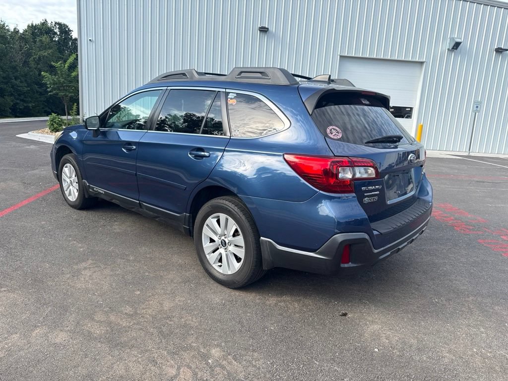 Used 2019 Subaru Outback 2.5i Premium w/ Popular Package #2 AWD/4WD image 4
