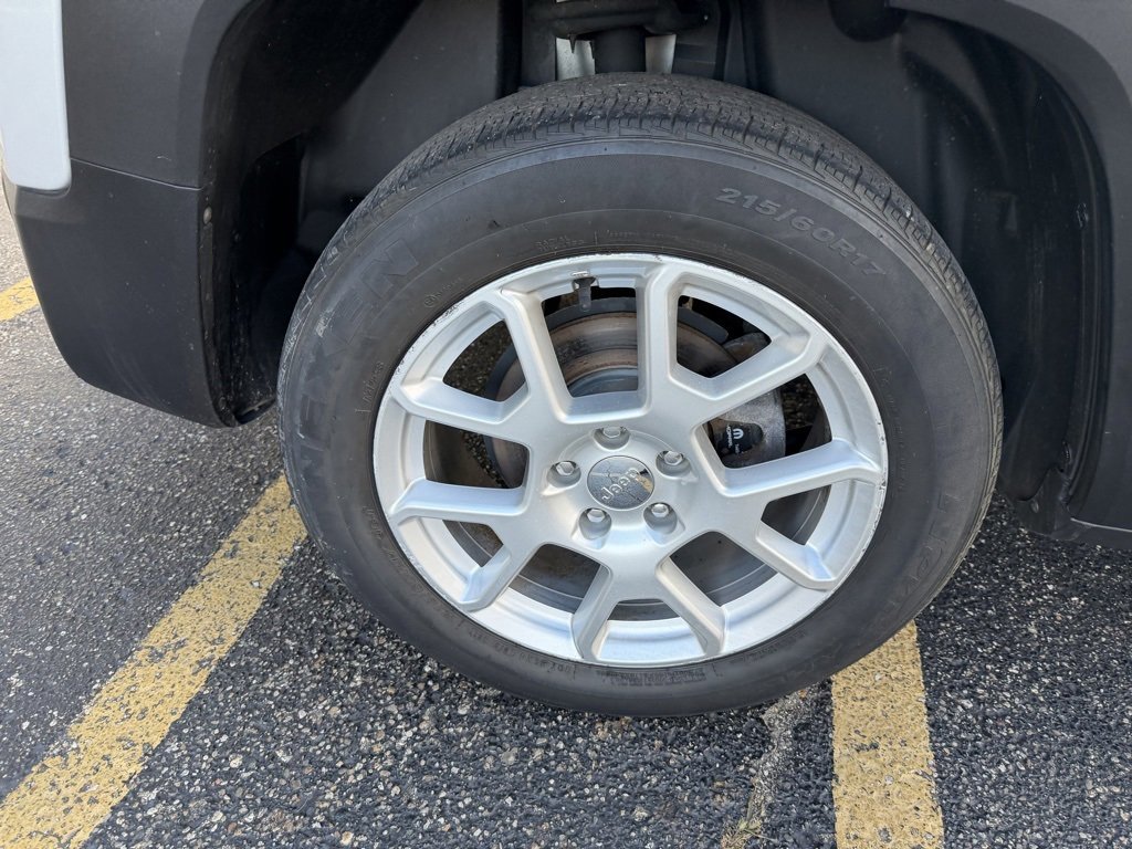 Used 2020 Jeep Renegade Latitude image 30