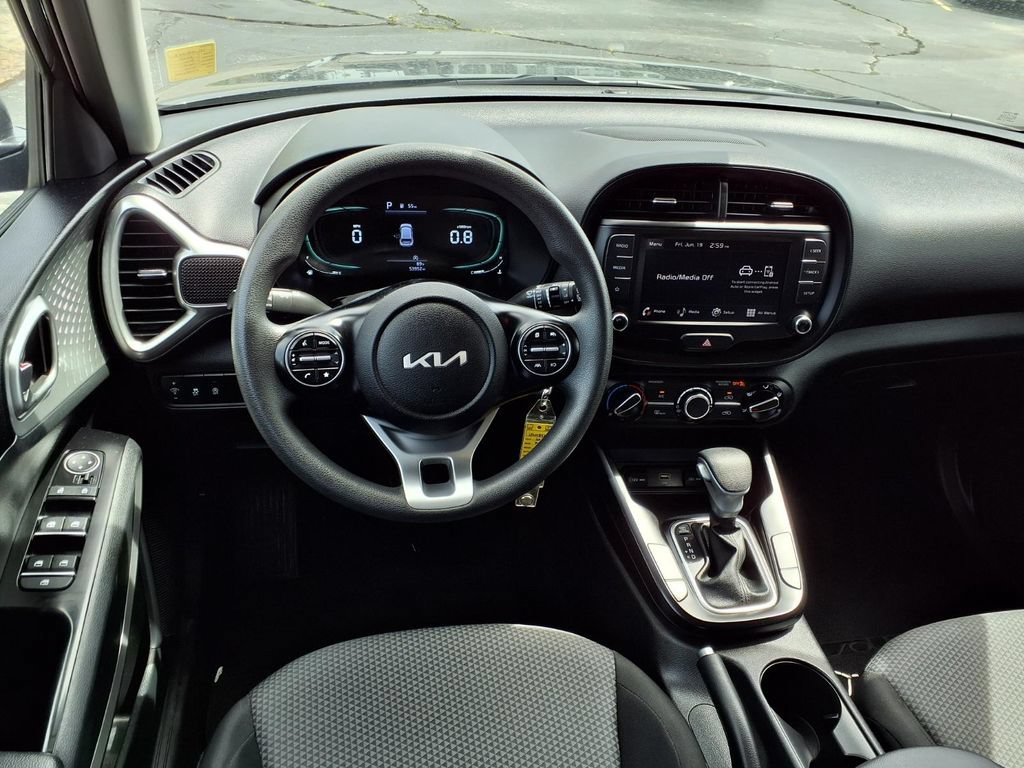 Used 2023 Kia Soul LX w/ Option Group 015 FWD image 7