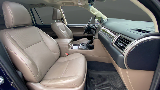 Used 2022 Lexus GX 460 Luxury w/ Accessory Package AWD/4WD image 25
