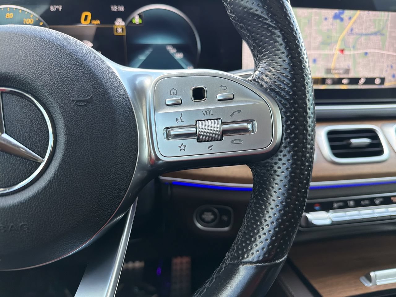 Used 2023 Mercedes-Benz GLS 450 4MATIC image 30