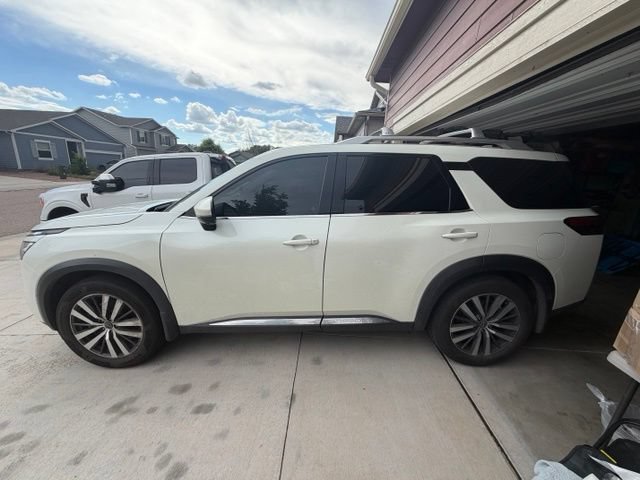 Used 2022 Nissan Pathfinder Platinum w/ Cargo Package AWD/4WD image 4